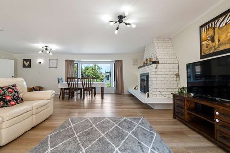 Photo of property in 8 Deodar Place, Totara Heights, Auckland, 2105