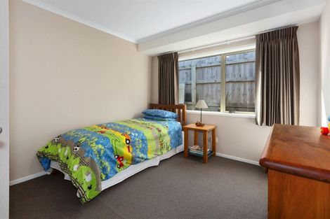 Photo of property in 10 Paparoa Crescent, Aotea, Porirua, 5024