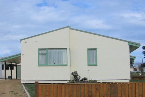 Photo of property in 22 Hennessy Street East, Foxton Beach, Foxton, 4815