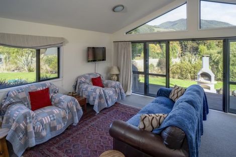 Photo of property in 19 Porika Road, Rotoroa, Saint Arnaud, 7077