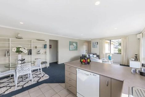Photo of property in 6 Robinia Place, Snells Beach, 0920