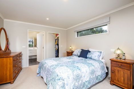 Photo of property in 38 Fernbrook Drive, Hurworth, New Plymouth, 4310