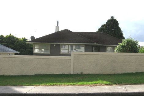 Photo of property in 5 Thomas Rea Place, Te Atatu South, Auckland, 0610