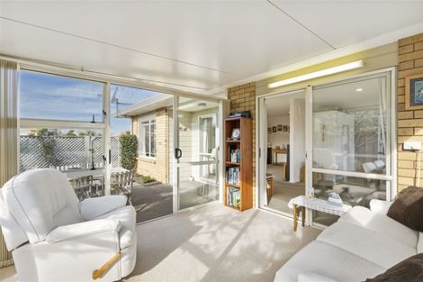 Photo of property in 156 Lakeside Drive, Orewa, 0931