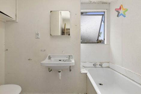 Photo of property in 8c Montgomery Crescent, Clouston Park, Upper Hutt, 5018