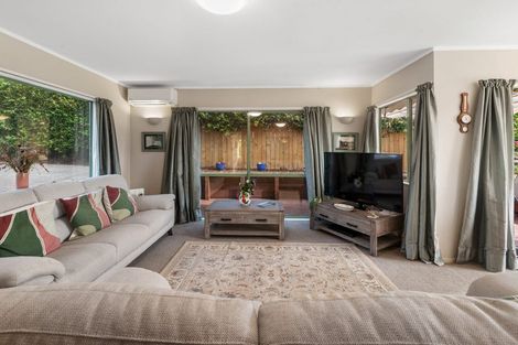 Photo of property in 2/883 East Coast Road, Northcross, Auckland, 0632