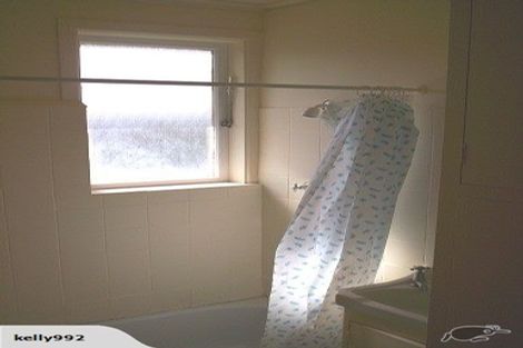 Photo of property in 26 Eastglen Road, Glen Eden, Auckland, 0602