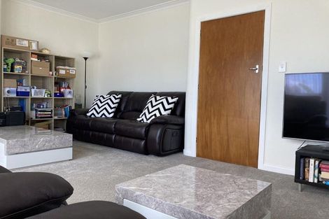 Photo of property in 75 Mount Smart Road, Onehunga, Auckland, 1061