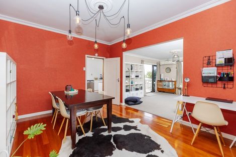 Photo of property in 90 Forest Lake Road, Forest Lake, Hamilton, 3200