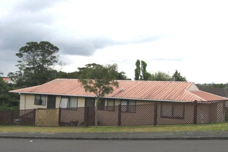 Photo of property in 11 Holmes Drive South, West Harbour, Auckland, 0618