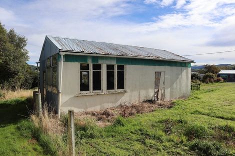 Photo of property in 5 Clark Street, Owaka, 9535