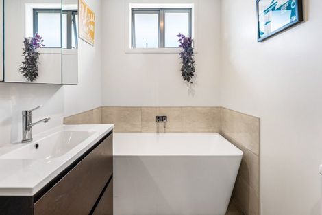 Photo of property in 11 Waikohi Avenue, Glenbrook, Waiuku, 2681