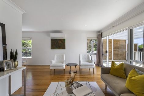 Photo of property in 7b Anne Road, Hillcrest, Auckland, 0627