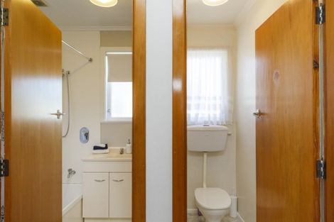 Photo of property in 37 Parkland Crescent, Terrace End, Palmerston North, 4410