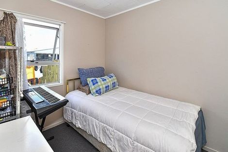 Photo of property in 74 Burundi Avenue, Clendon Park, Auckland, 2103