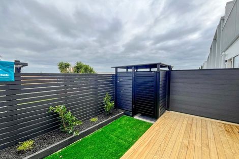 Photo of property in 13/9 Aeroview Drive, Beach Haven, Auckland, 0626
