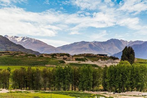 Photo of property in 19 Cunninghams Drive, Jacks Point, Queenstown, 9371