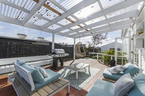 Photo of property in 63 James Line, Kelvin Grove, Palmerston North, 4414