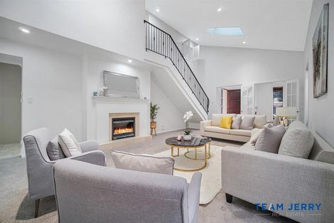 Photo of property in 27 Bridgefield Crescent, Flat Bush, Auckland, 2016