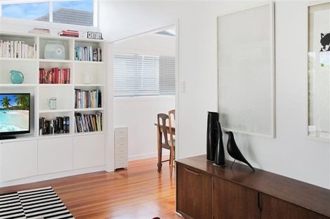 Photo of property in 38 Wellesley Road, Mangere Bridge, Auckland, 2022