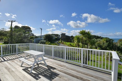 Photo of property in 4 Penguin Street, Leigh, 0985