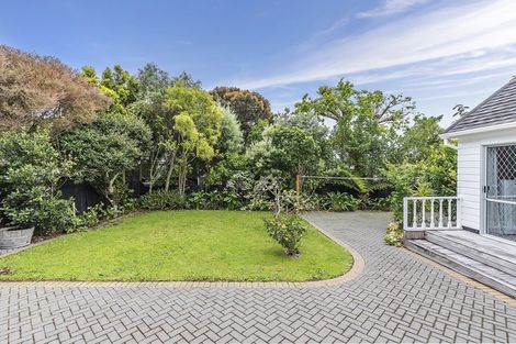 Photo of property in 9 Burnham Street, Seatoun, Wellington, 6022