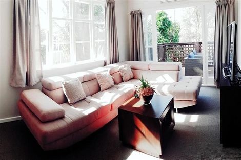 Photo of property in 98/98a Glenpark Avenue, Frankleigh Park, New Plymouth, 4310