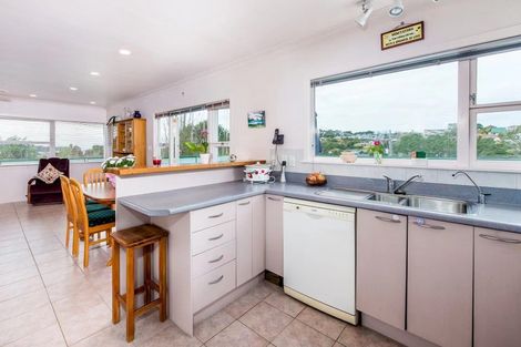 Photo of property in 30 Nigel Road, Browns Bay, Auckland, 0630