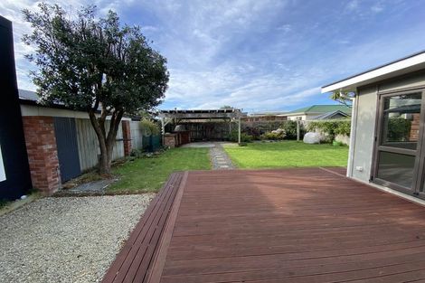 Photo of property in 191 Queens Drive, Lyall Bay, Wellington, 6022