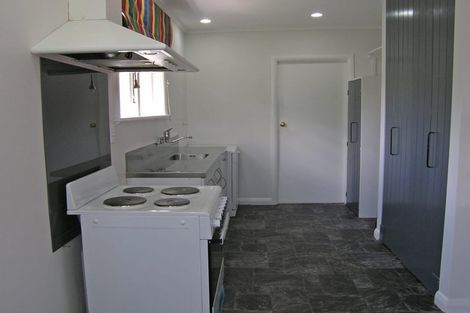 Photo of property in 5 Hollard Grove, Avalon, Lower Hutt, 5011