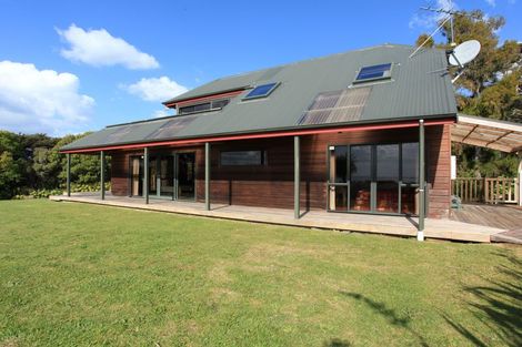 Photo of property in 39 Whaanga Road, Raglan, 3297