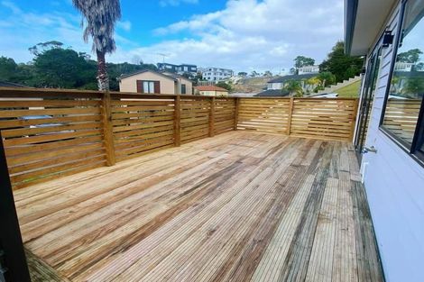 Photo of property in 92 Penguin Drive, Murrays Bay, Auckland, 0630