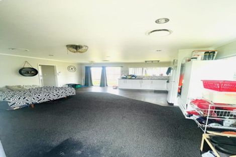Photo of property in 2/92 Kenderdine Road, Papatoetoe, Auckland, 2025
