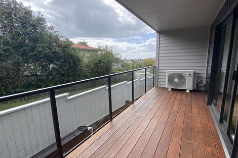 Photo of property in 32c Potter Avenue, Northcote, Auckland, 0627