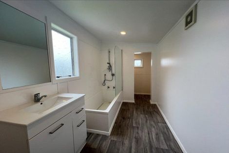 Photo of property in 33 Rangiora Street, Castlecliff, Whanganui, 4501