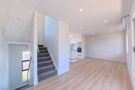 Photo of property in 7c Titirangi Road, New Lynn, Auckland, 0600