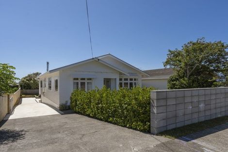 Photo of property in 3 Kitchener Terrace, Moturoa, New Plymouth, 4310