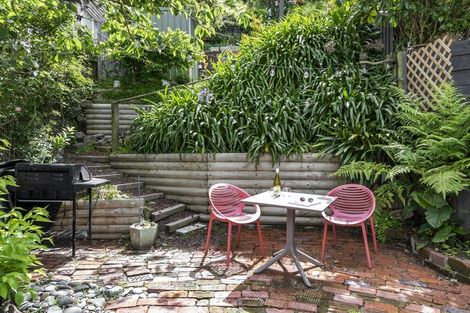 Photo of property in 15 Upper Bourke Street, Kilbirnie, Wellington, 6022