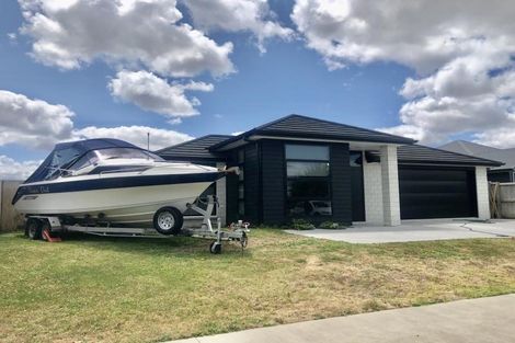 Photo of property in 16 Helen June Avenue, Flagstaff, Hamilton, 3210