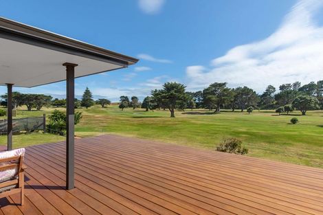 Photo of property in 31 Golf Vue Place, Castlecliff, Whanganui, 4501
