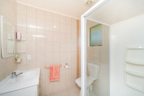 Photo of property in 3 Logan Place, Kelvin Grove, Palmerston North, 4414