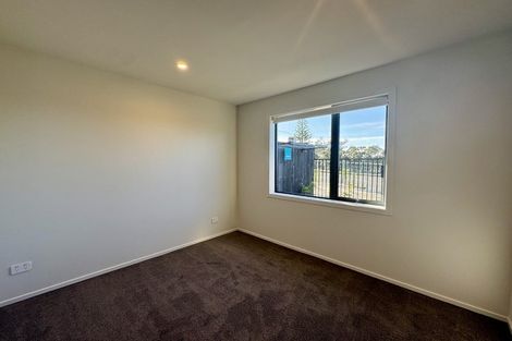 Photo of property in 4/506 Glenfield Road, Bayview, Auckland, 0629