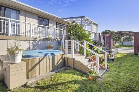 Photo of property in 24 Scott Avenue, Otaki Beach, Otaki, 5512