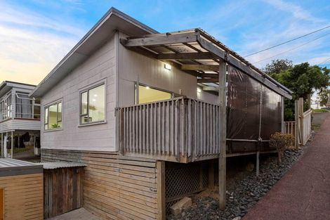 Photo of property in 1/16 Matipo Road, Mairangi Bay, Auckland, 0630