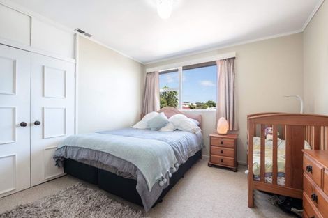 Photo of property in 40 Harmel Road, Glendene, Auckland, 0602