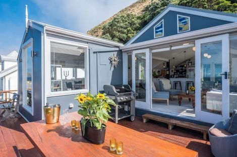 Photo of property in 154 Owhiro Bay Parade, Owhiro Bay, Wellington, 6023