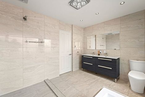 Photo of property in 1 Henridge Place, Avonhead, Christchurch, 8042