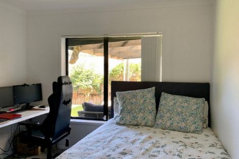 Photo of property in 74 Wairere Road, The Gardens, Auckland, 2105