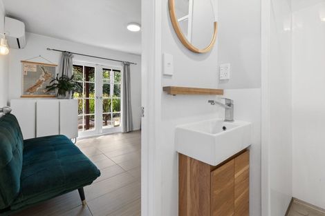 Photo of property in 14b South Lynn Road, Titirangi, Auckland, 0604