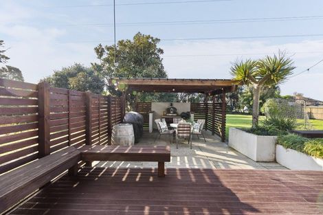 Photo of property in 23 Heta Road, Highlands Park, New Plymouth, 4312